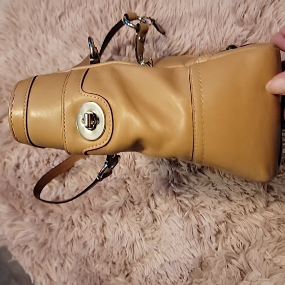 Coach D0882F12343 Light Brown Leather Shoulder Bag Handbag Purse - Picture 2 of 11